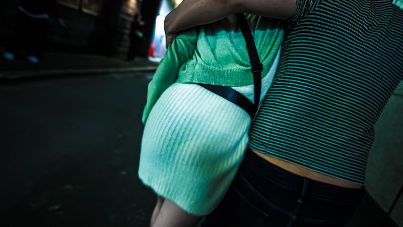 【色白・姦】道端ジャンク品を回収してGO 姦