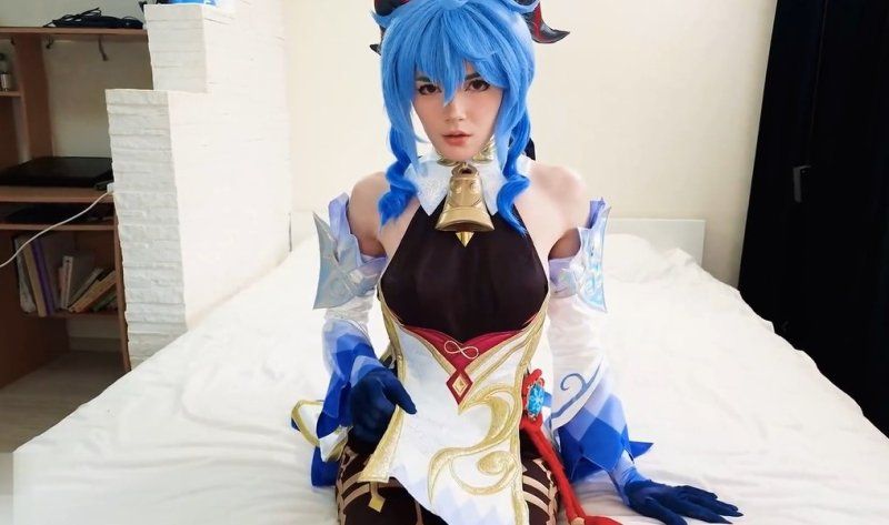 漂亮美眉身材高挑小娇乳穿着性感的奶牛装挂着铃铛被大肉棒无套输出抽插粉穴一脸享受最后内射