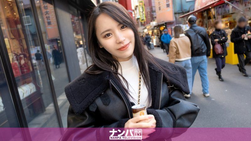 マジ軟派、初撮。 2163 乳首の色でセックス相性診断！！ストロベリー色の下着に包まれたふっくらDカップをベロベロのジュボジュボに舐めまわす！！乳首が弱点なのか、カリカリくすぐるだけでビクビクと陸に打ち上げられた魚のように跳ね出す活きのいい中華街クール系美女！！ミニマ●コで絡めとるようなイチャラブ騎乗位に大昇天不可避！！！！！乳輪の色を確認したかっただけなのに、いつの間にかおいしくいただいちゃいました～！！！！！