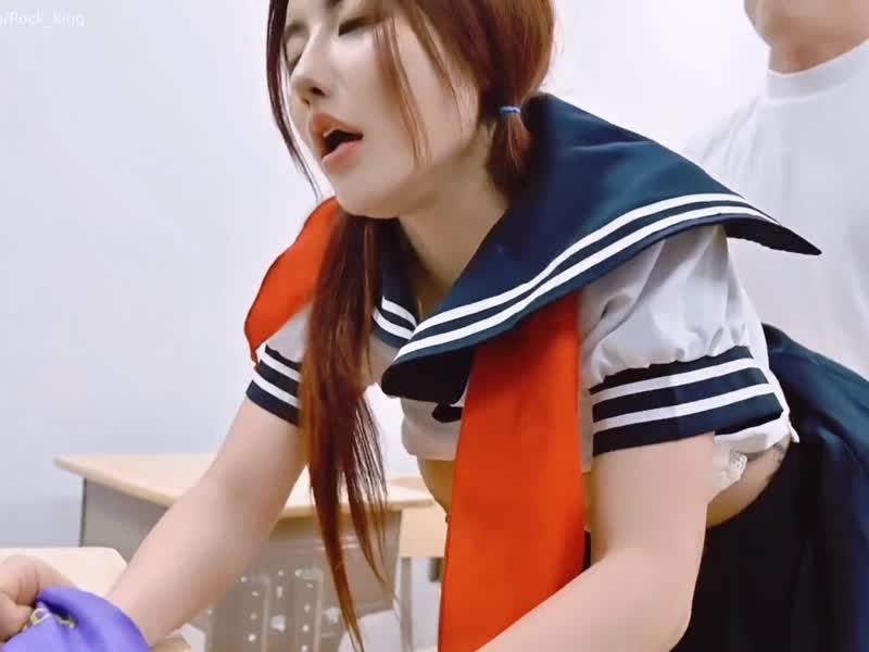 费爵娜这个坏学生又考最后一名！把她留下来好好重新复习功课