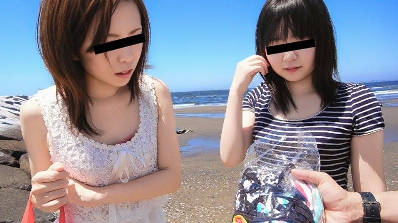 水に溶けるドッキリビキニでまさかの全裸露出 前編