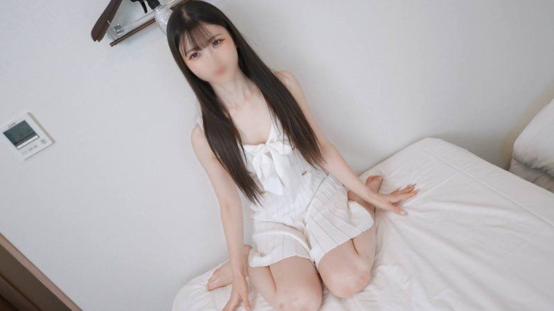 【初撮り】SSS級！純白の天使。某有名大に通う語学留学志望の19歳うるちゃん♡丸顔アイドル系黒髪絶対的美女。才色兼備の乳首とワレメは神ピンク♡スケベおじさんチンポで徹底的に大量中出しDNAマーキング♡