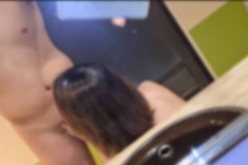 ※6/11まで55％OFF※【個撮】スレンダー垂れ乳のコンビニ店員と立ちバックでヤリまくり！中出し！